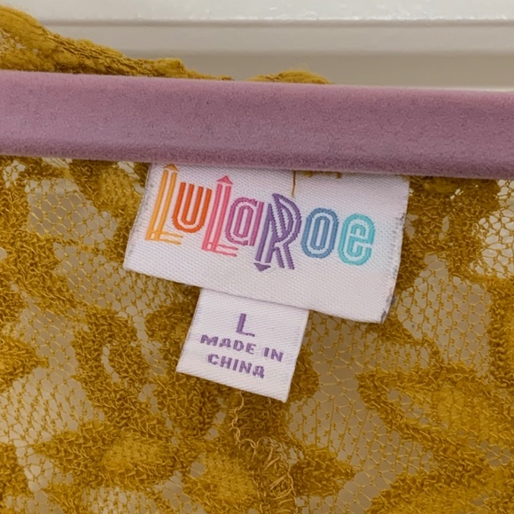 LuLaRoe Women’s Gold Lace Floral Coverup Duster - Picture 2 of 5